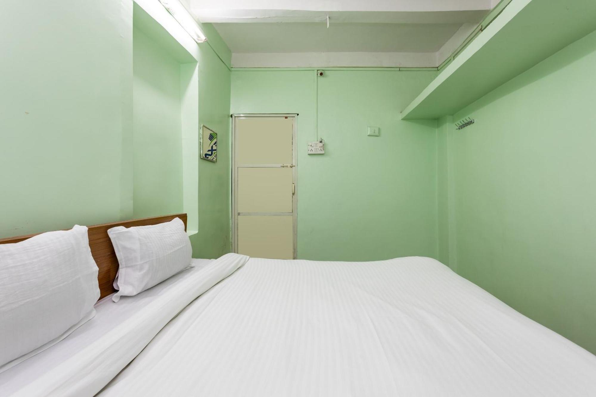 Spot On Hotel Sawera Indore Esterno foto