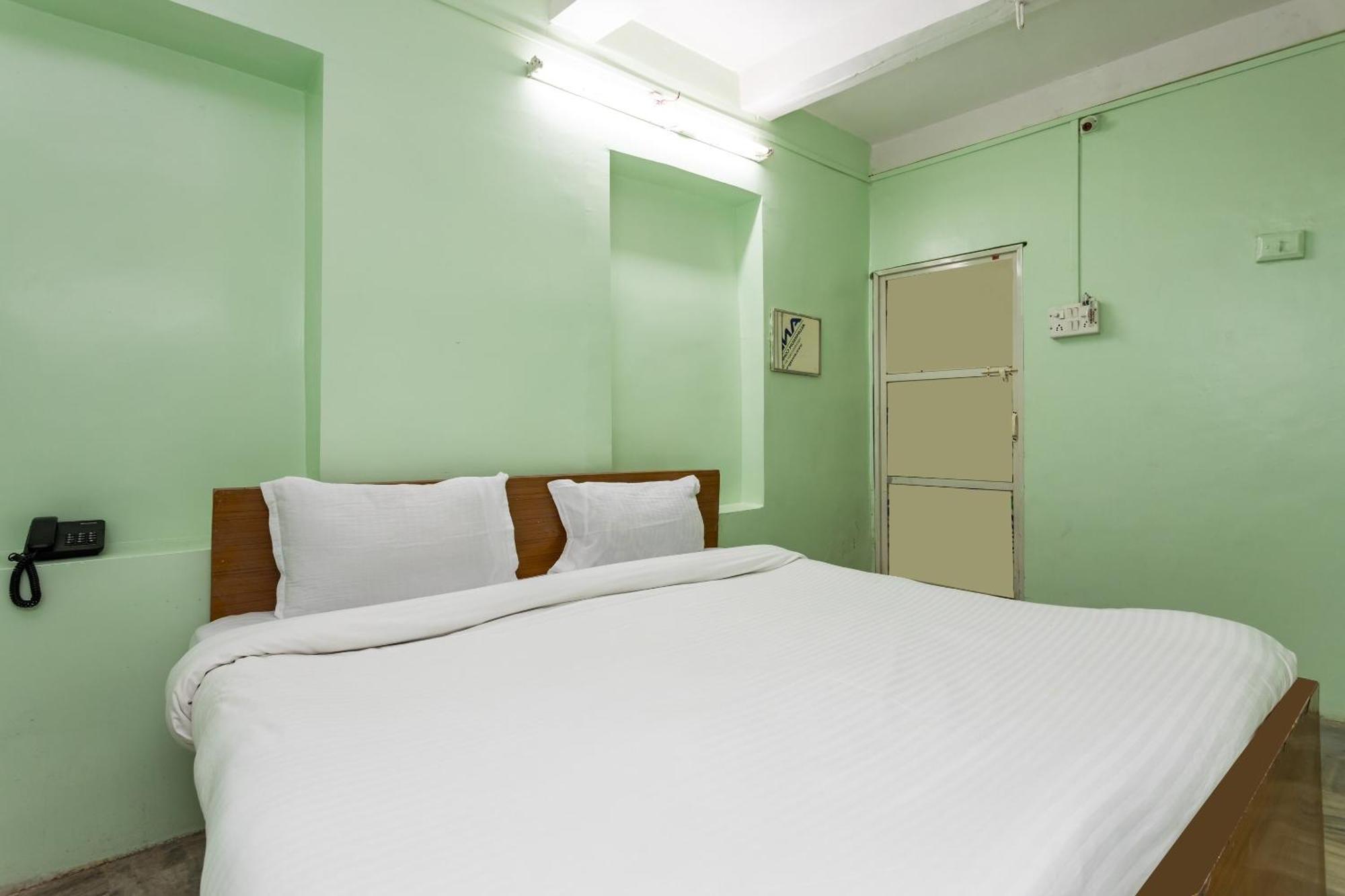 Spot On Hotel Sawera Indore Esterno foto