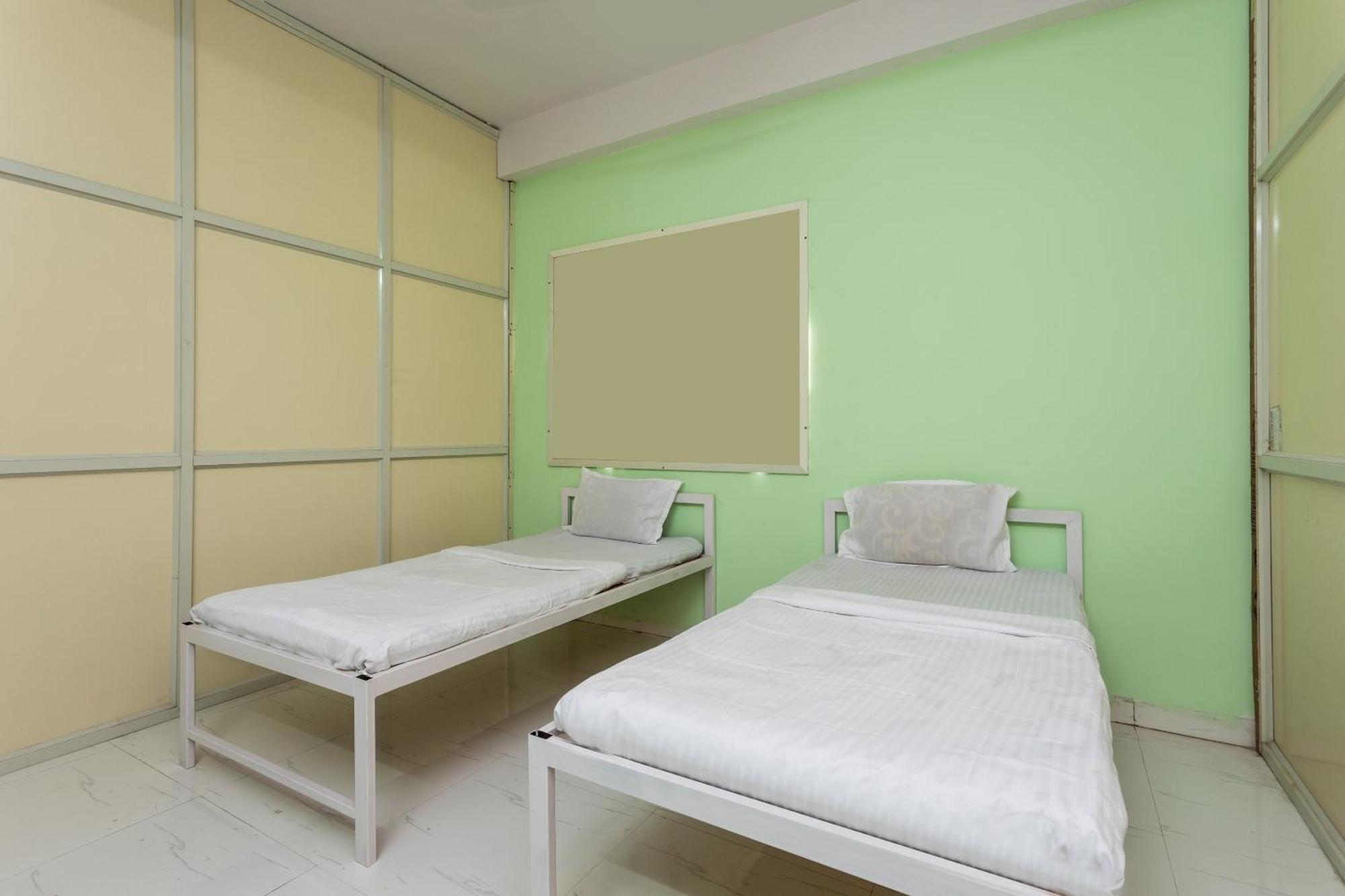 Spot On Hotel Sawera Indore Esterno foto