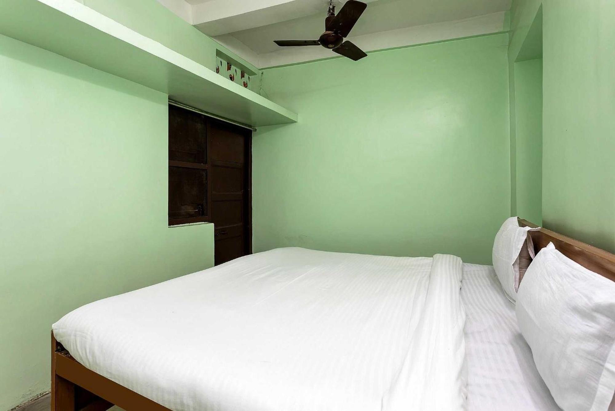 Spot On Hotel Sawera Indore Esterno foto