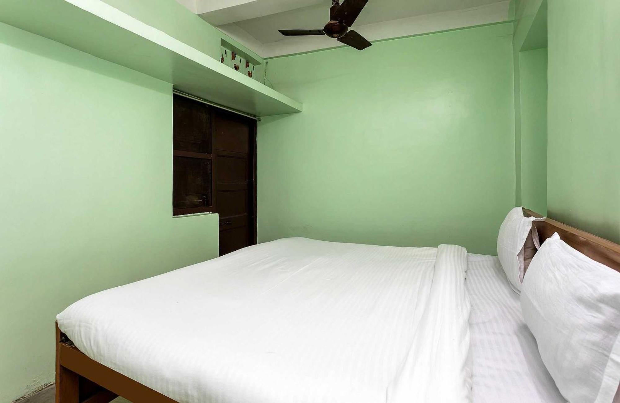 Spot On Hotel Sawera Indore Esterno foto