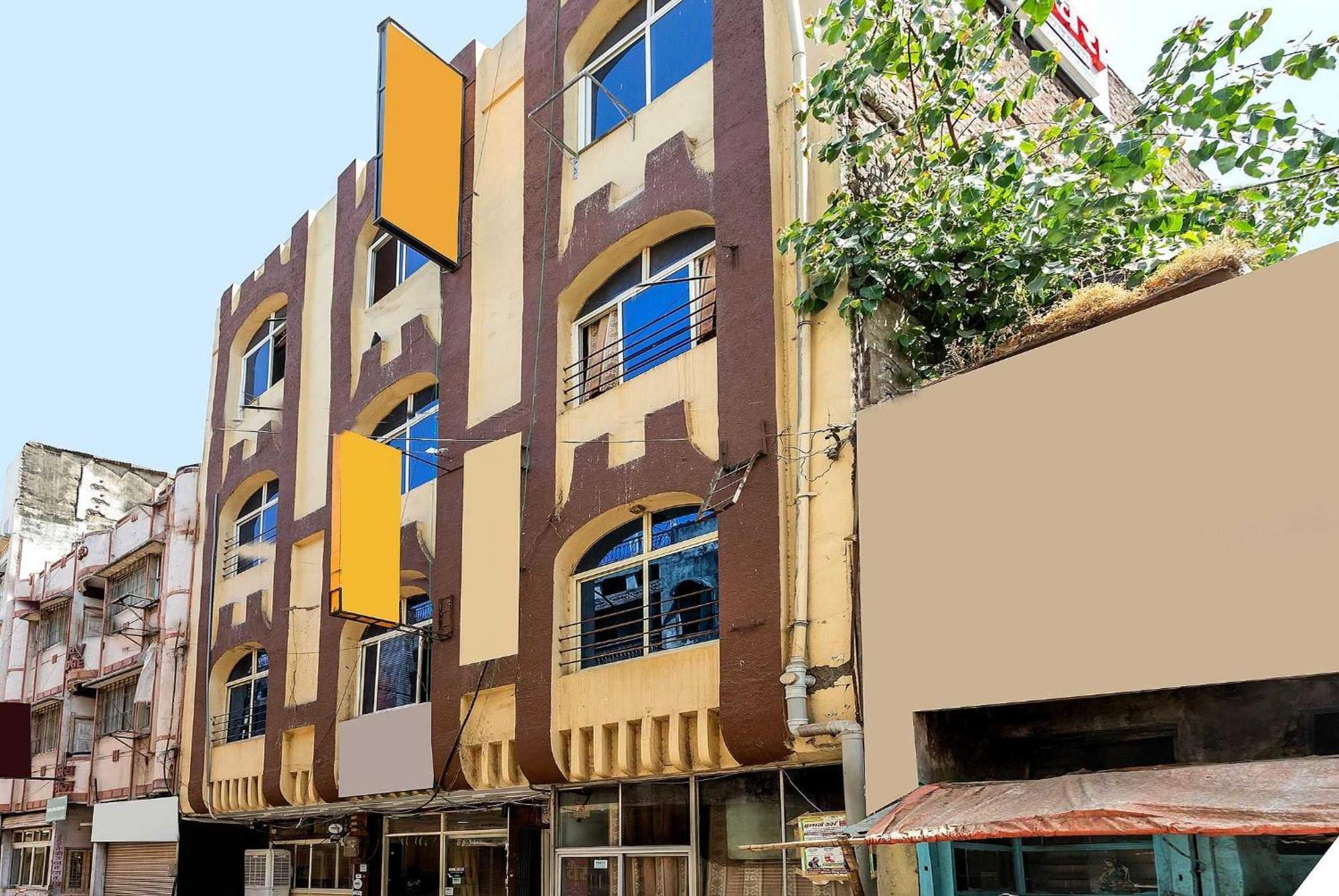 Spot On Hotel Sawera Indore Esterno foto
