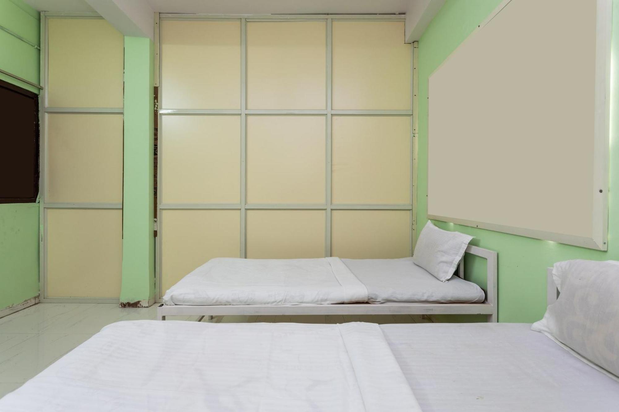 Spot On Hotel Sawera Indore Esterno foto